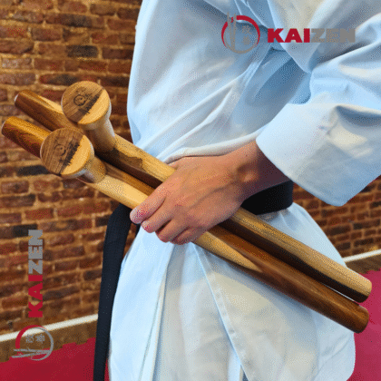 Tonfa estilo Okinawense